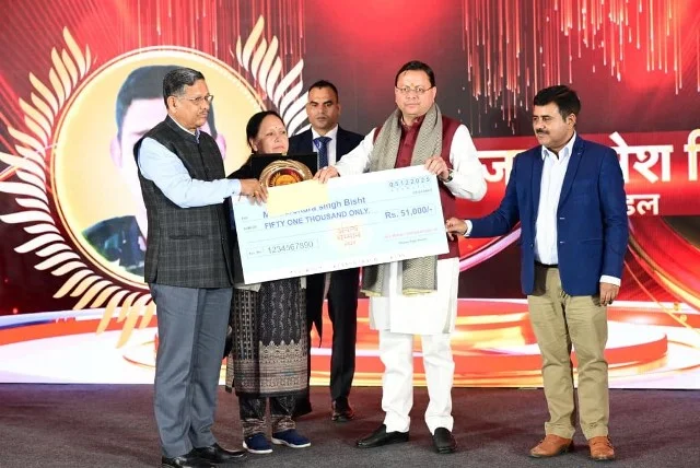 सीएम धामी ने कहा—शहीदों की निष्ठा और बलिदान सदैव अविस्मरणीय