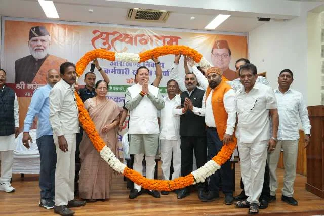 निकाय कर्मचारियों की रैली में सीएम बोले—विकास में कर्मचारियों की अहम भूमिका