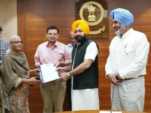 पदोन्नतियों से मजबूत होगा राजस्व प्रशासन मंत्री हरदीप मुंडियां