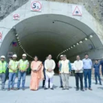 भूस्खलन संभावित क्षेत्रों और निर्माण कार्यों का सीएम धामी ने किया निरीक्षण