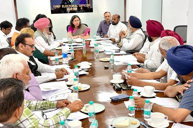 एसआईआर प्रक्रिया की पारदर्शिता बनाए रखने पर निर्वाचन विभाग का जोर
