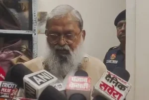 पंचकूला स्थित यूएचबीवीएन कॉल सेंटर पहुंचकर मंत्री ने जांची कार्यप्रणाली
