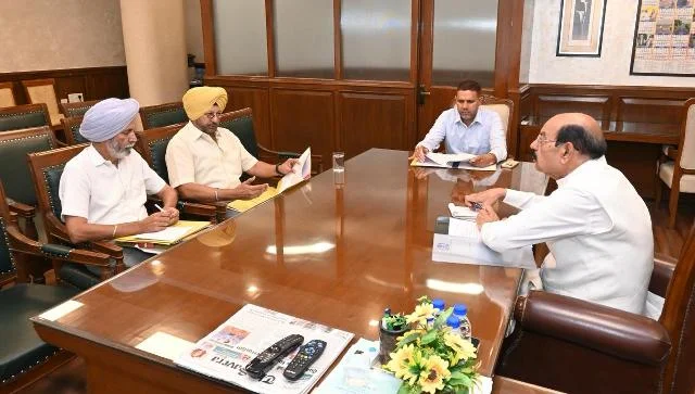 पूर्व सैनिकों और उनके परिवारों को बेहतर रोजगार अवसर देने पर जोर