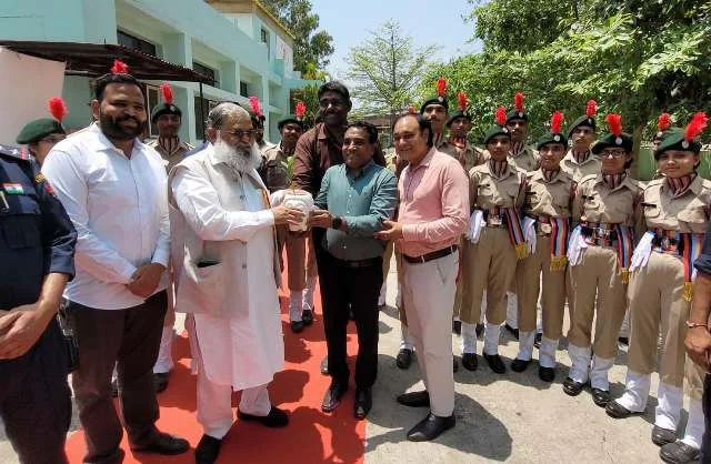 आने वाली पीढ़ियों के लिए हरित और स्वच्छ धरती छोड़ने का किया आह्वान