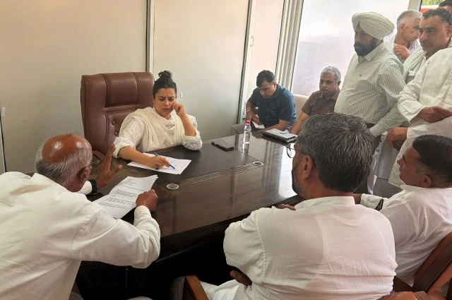 किसानों और सिंचाई विभाग के अधिकारियों के बीच मंत्री ने कराया सीधा संवाद