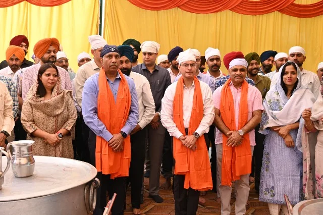 डीजीपी गौरव यादव ने स्वयं छबील सेवा में भाग लेकर दिया सेवा भाव का संदेश
