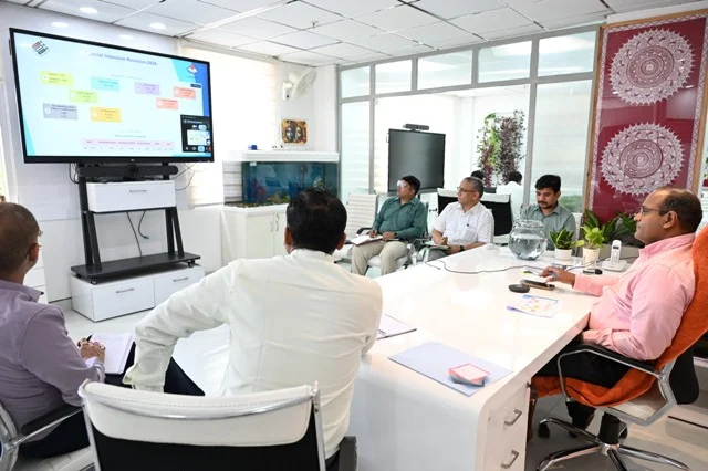मुख्य निर्वाचन अधिकारी ने जिलाधिकारियों के साथ वीडियो कॉन्फ्रेंस के जरिए की समीक्षा बैठक