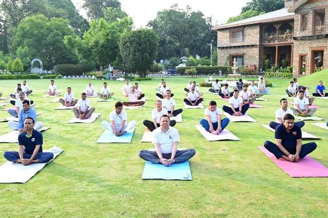 योग को दैनिक दिनचर्या का हिस्सा बनाने पर मुख्यमंत्री ने दिया विशेष जोर