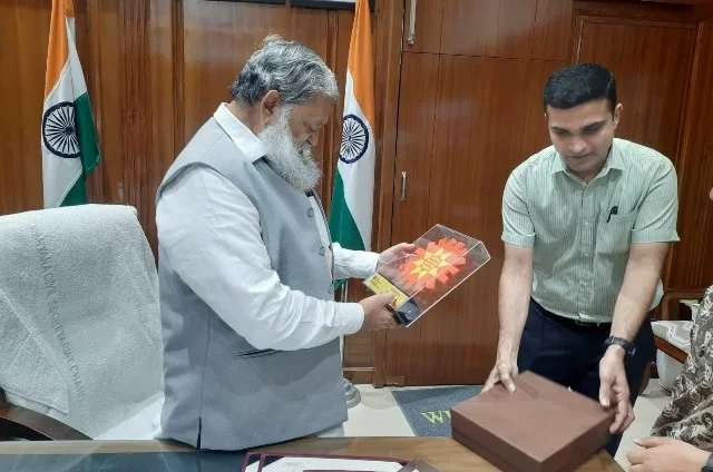 स्वच्छ और नवीकरणीय ऊर्जा लक्ष्यों की प्राप्ति में हरियाणा निभा रहा महत्वपूर्ण भूमिका - विज