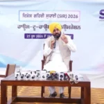 CM ने स्वयं भरा गणना फॉर्म, नागरिकों से वोट सत्यापन अभियान में जुड़ने का आह्वान