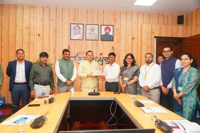 मुख्यमंत्री आवास में नीति आयोग की टीम से मुलाकात, विकास की संभावनाओं पर हुई विस्तृत चर्चा