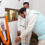 शोक संतप्त परिवार से मिले मुख्यमंत्री सैनी, दुख की घड़ी में व्यक्त की संवेदनाएं