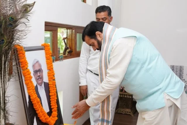 शोक संतप्त परिवार से मिले मुख्यमंत्री सैनी, दुख की घड़ी में व्यक्त की संवेदनाएं